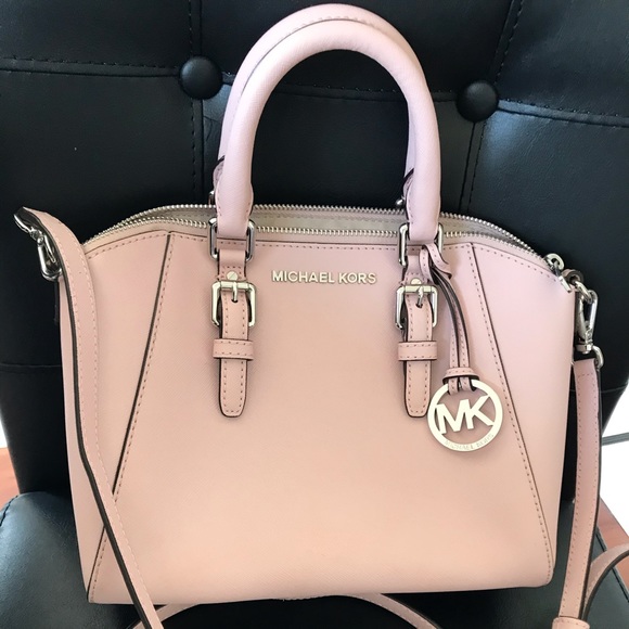 Michael Kors Handbags - Like New! MICHAEL KORS  LEATHER SATCHEL BAG PINK
